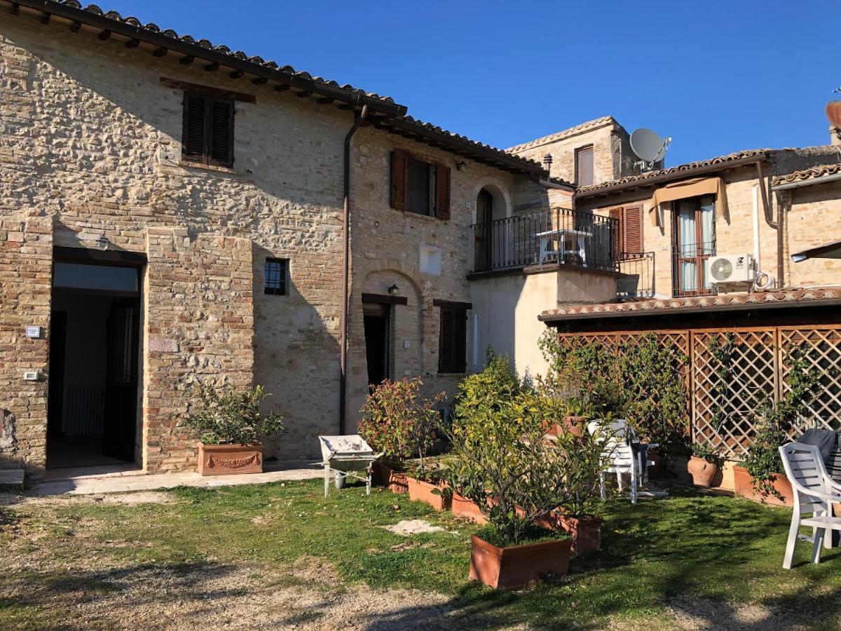 Agriturismo Camiano Piccolo Montefalco Bagian luar foto