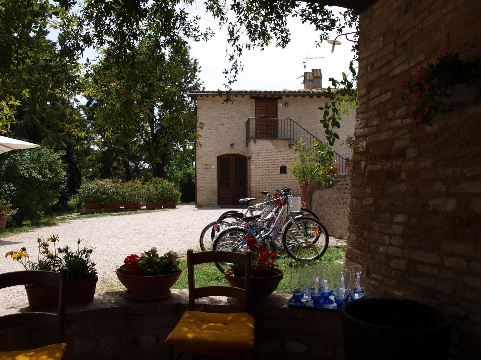 Agriturismo Camiano Piccolo Montefalco Bagian luar foto