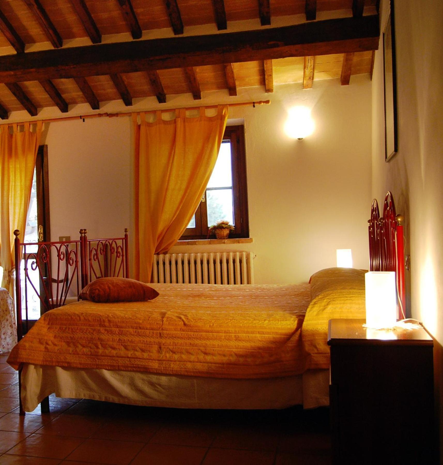 Agriturismo Camiano Piccolo Montefalco Ruang foto